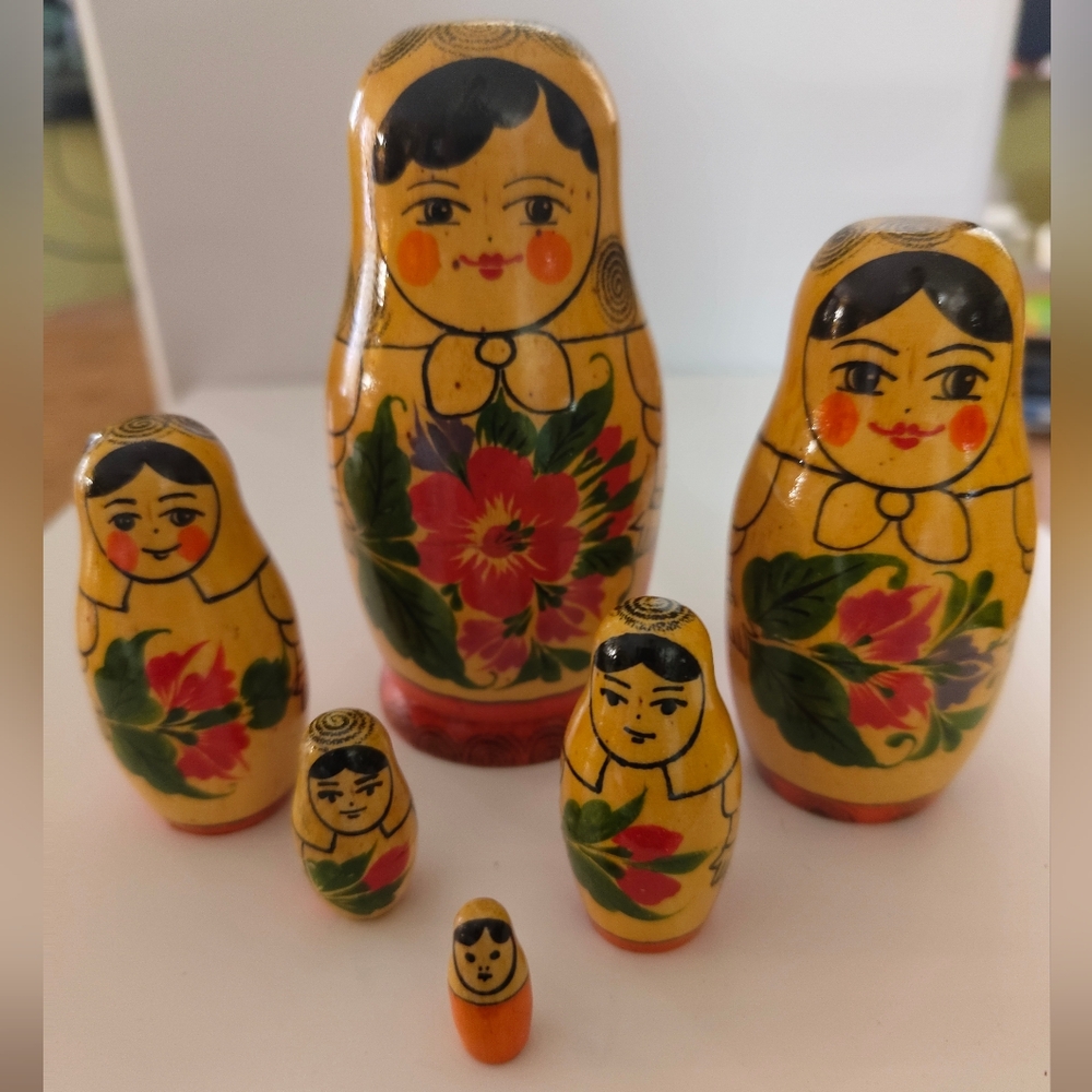 Colorful Russian Nesting Dolls